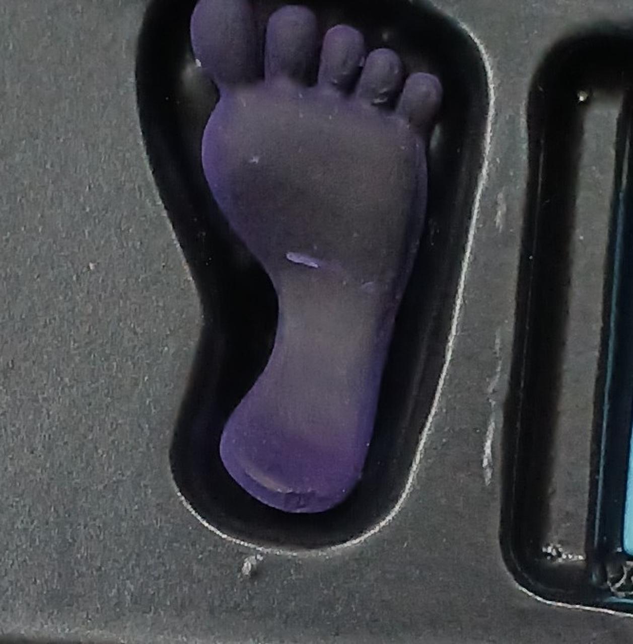 キズがあります。