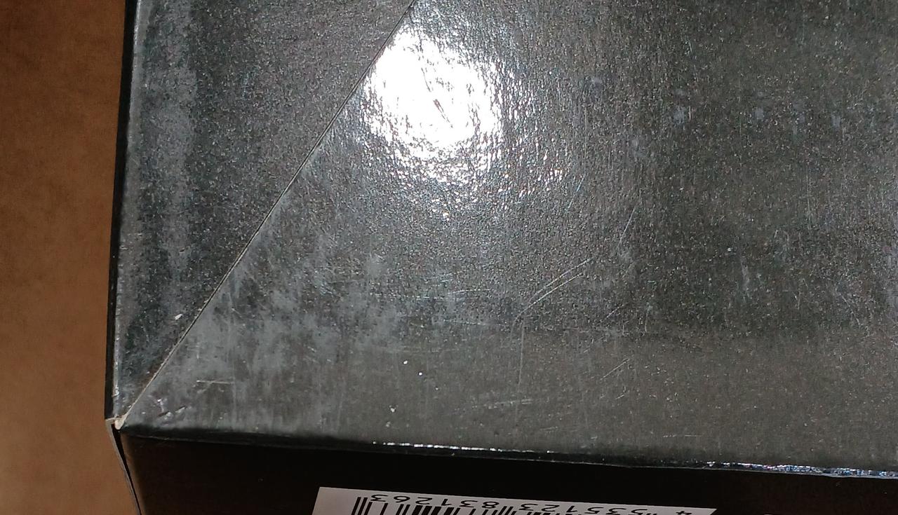 キズがあります。