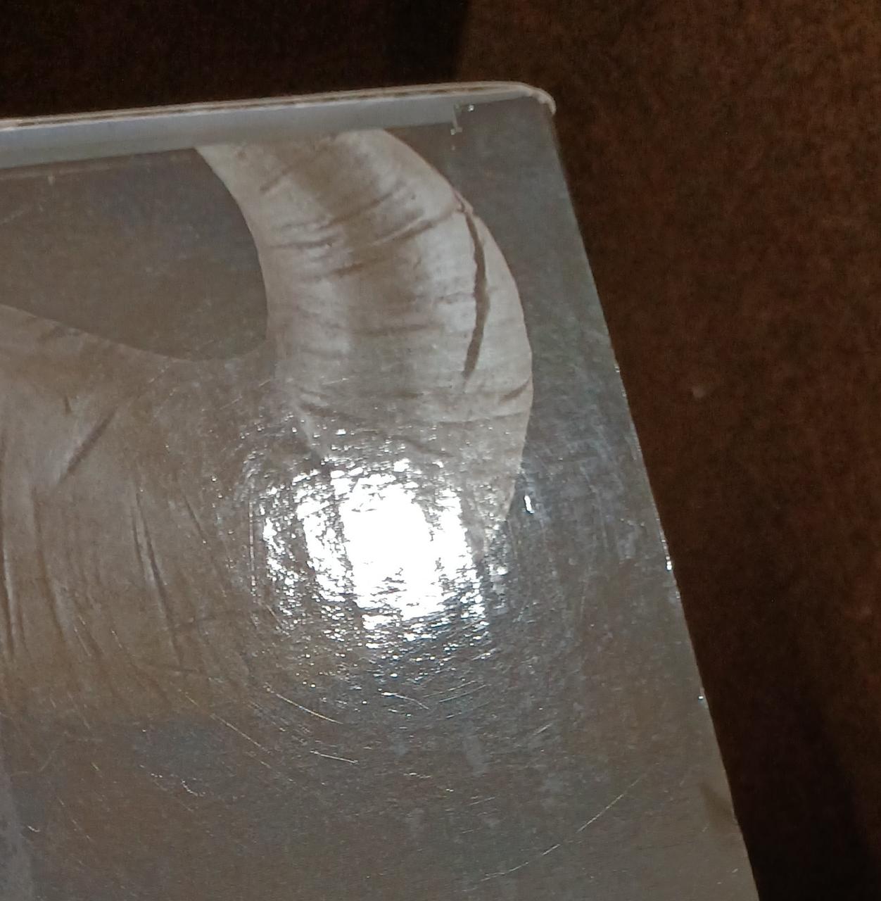 キズがあります。