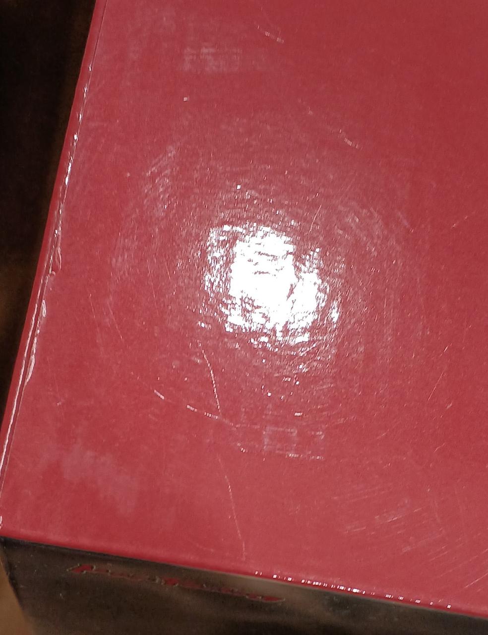 キズがあります。