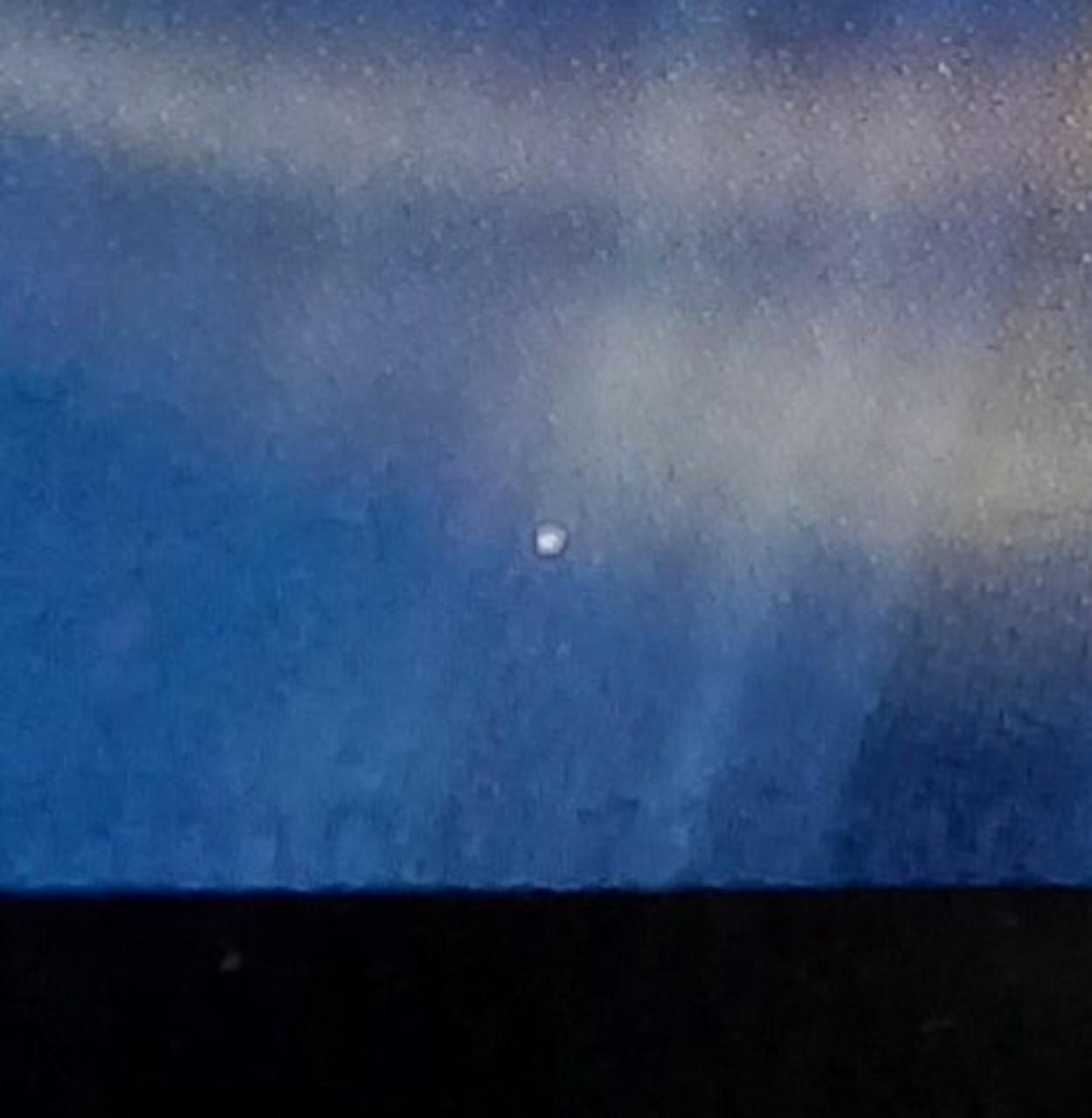 白飛びしています。