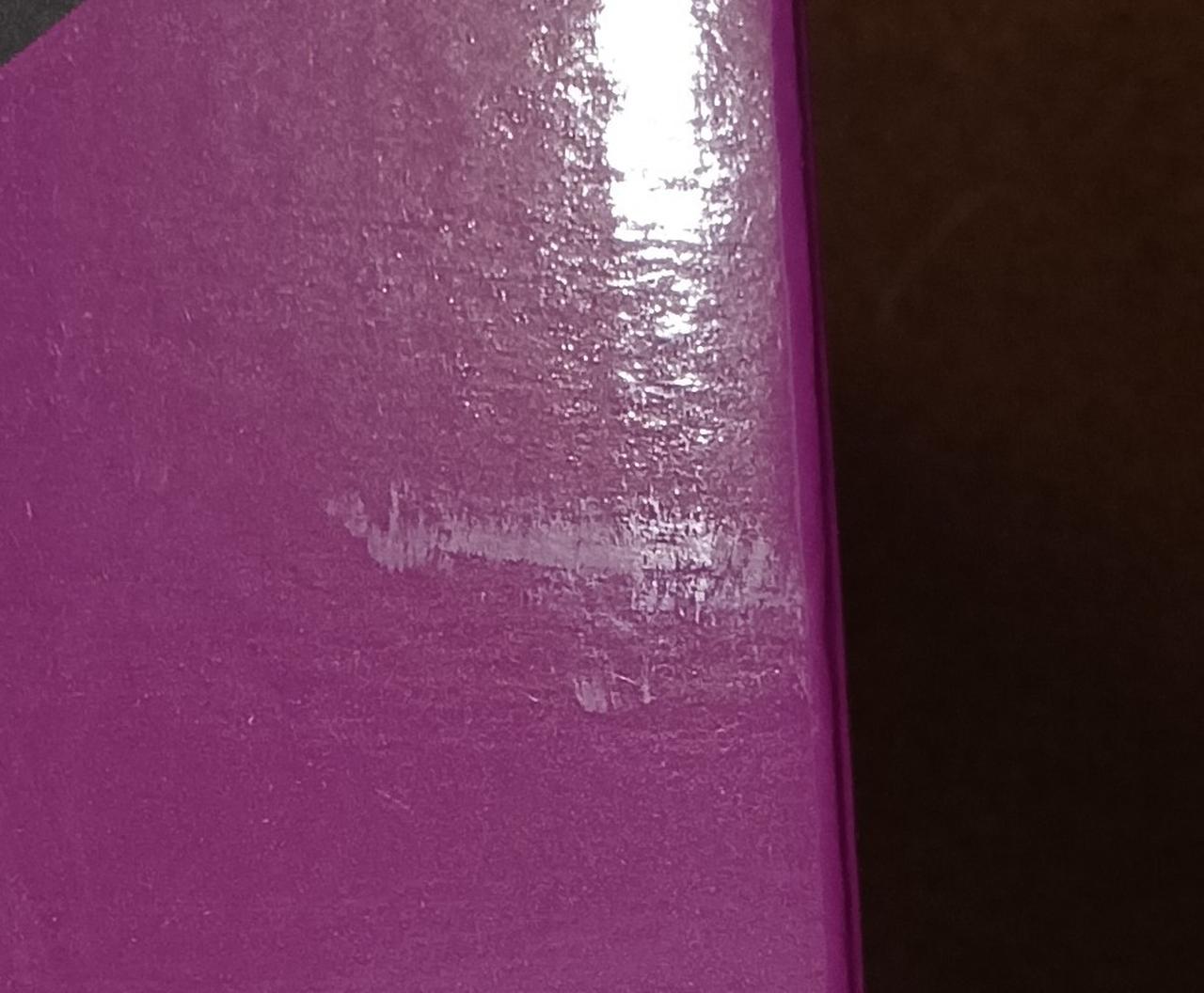 キズがあります。