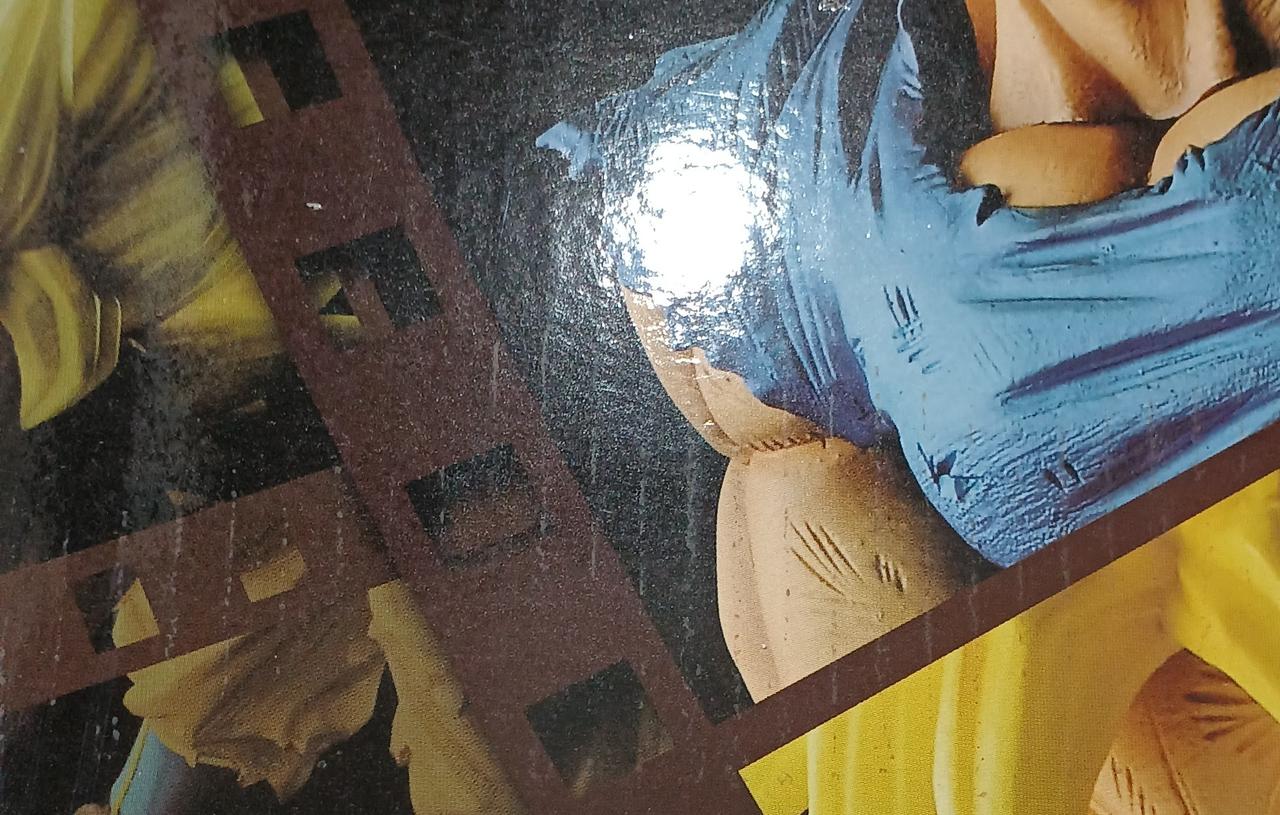 キズがあります。