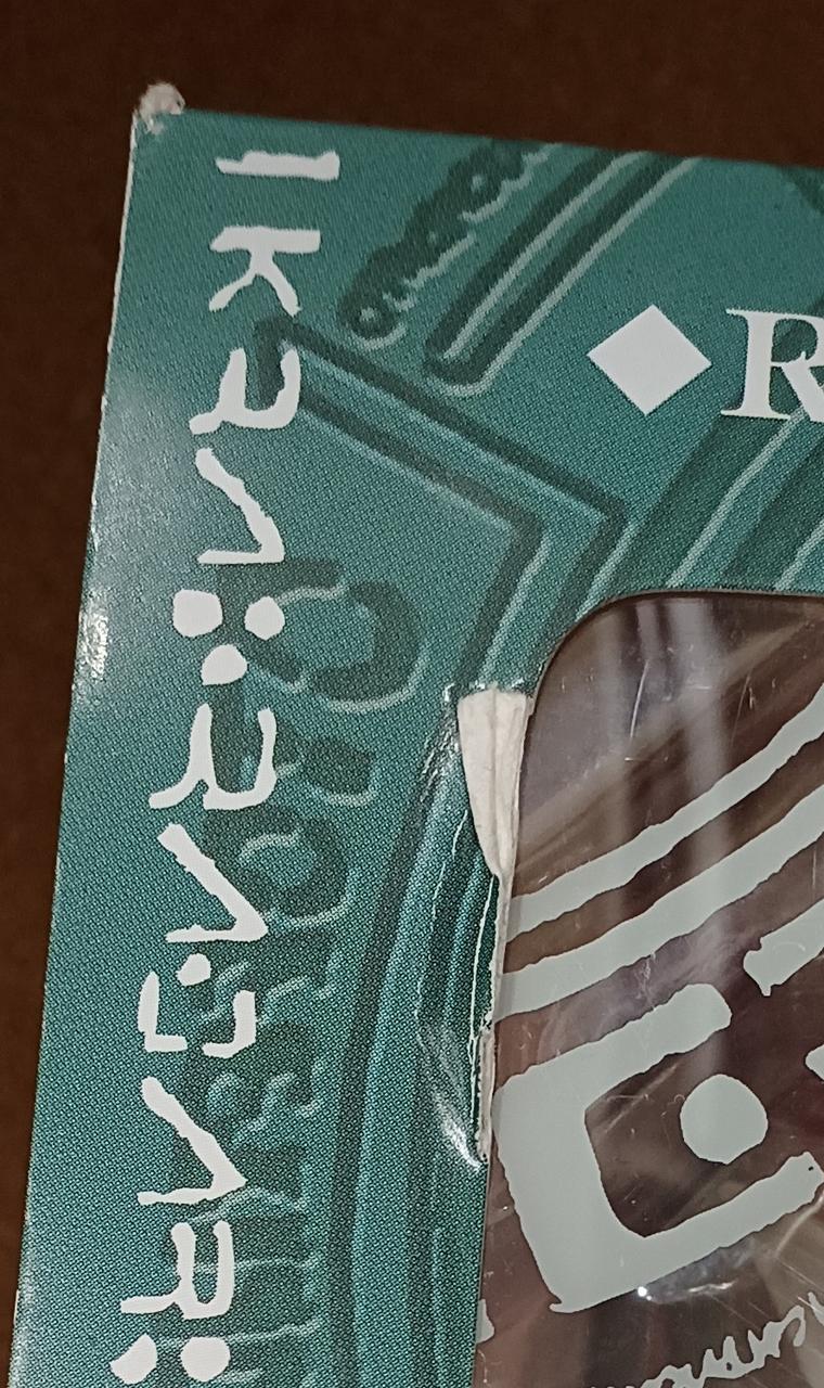 傷み、破れあります。