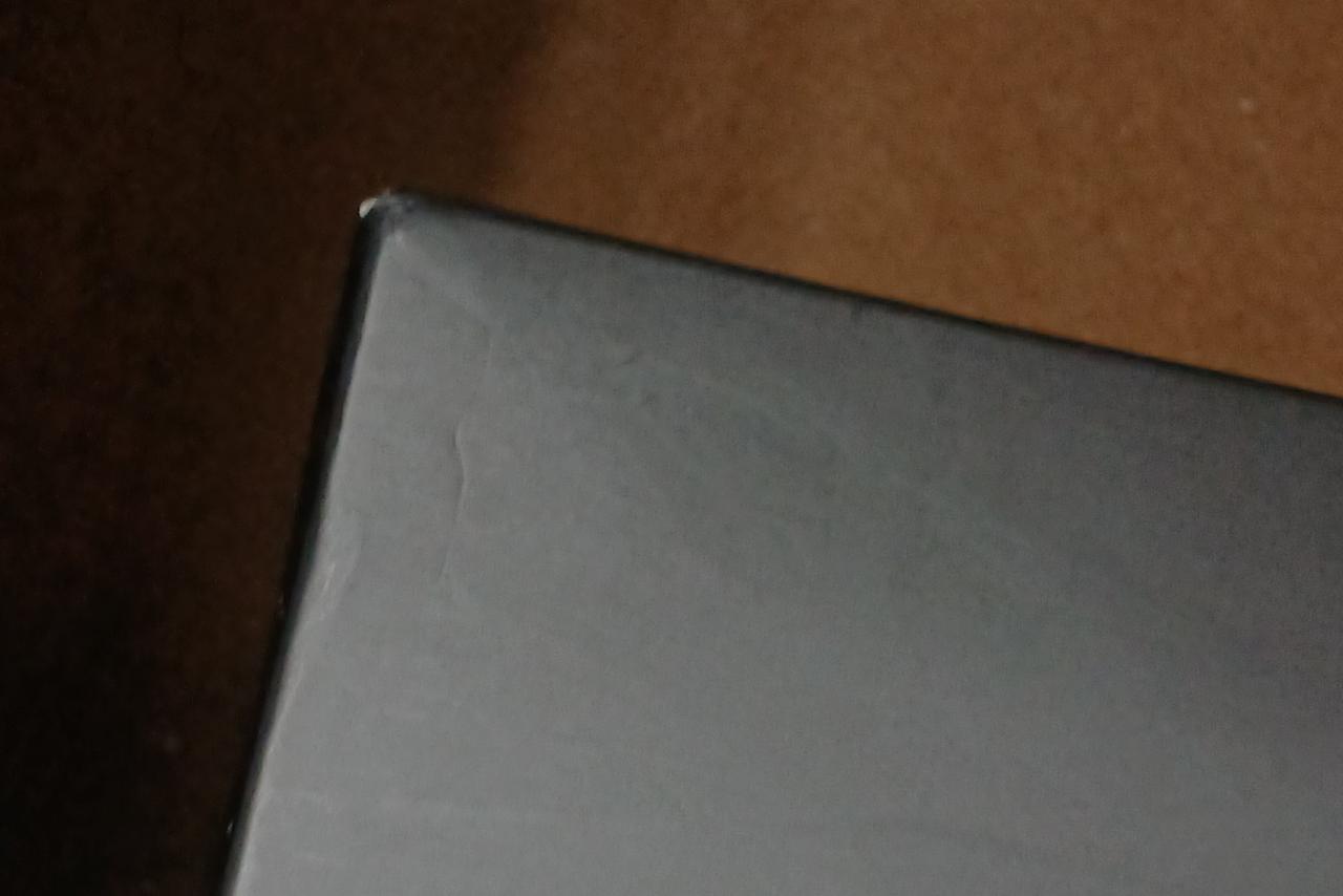 キズがあります。