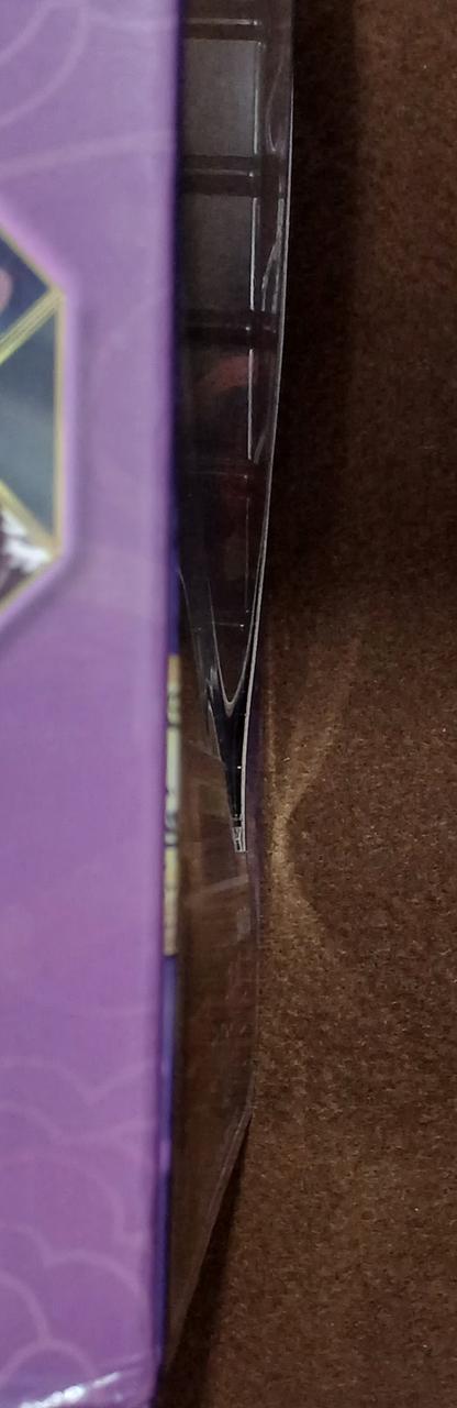 正面へこんでいます。