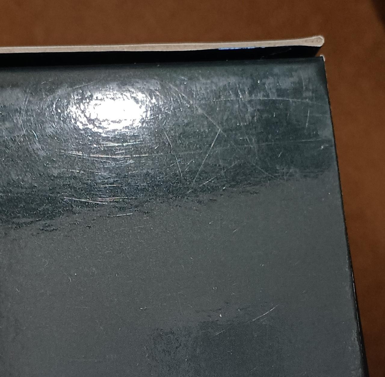 キズがあります。