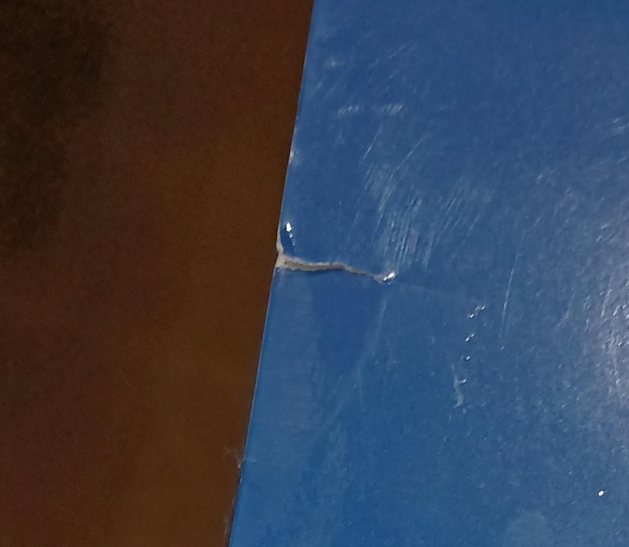 破れています。