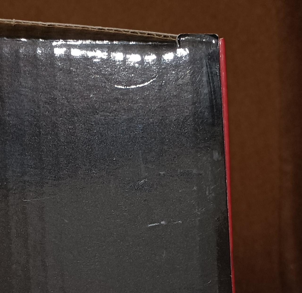 キズがあります。