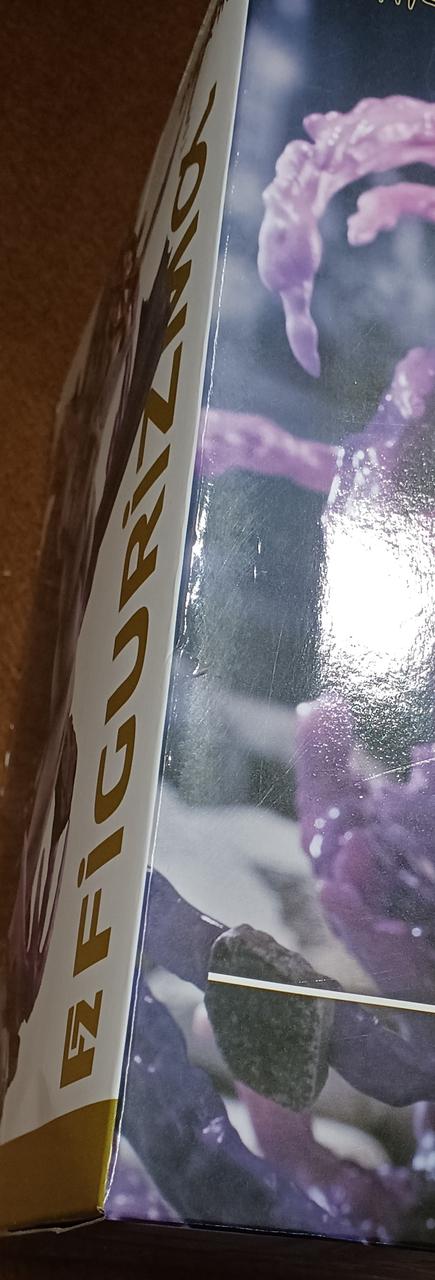 へこんでいます。