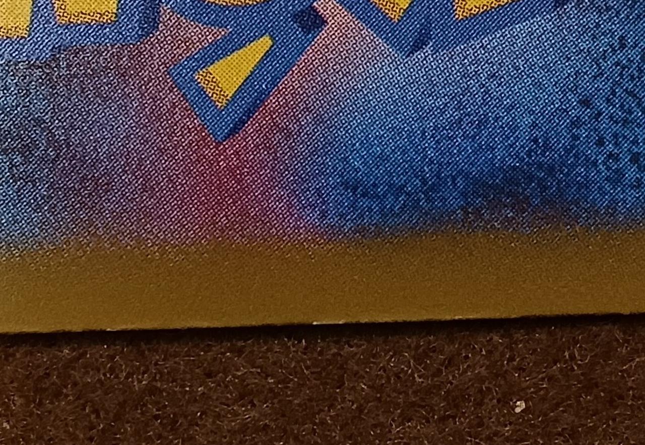 白欠けがあります。