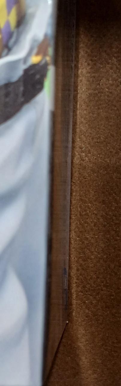 正面少しへこんでいます。