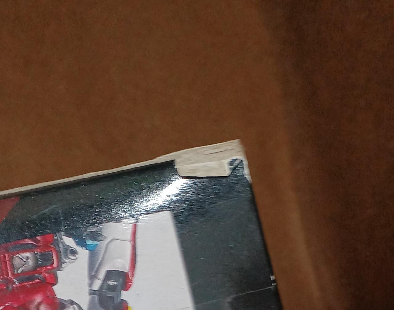 めくれています。