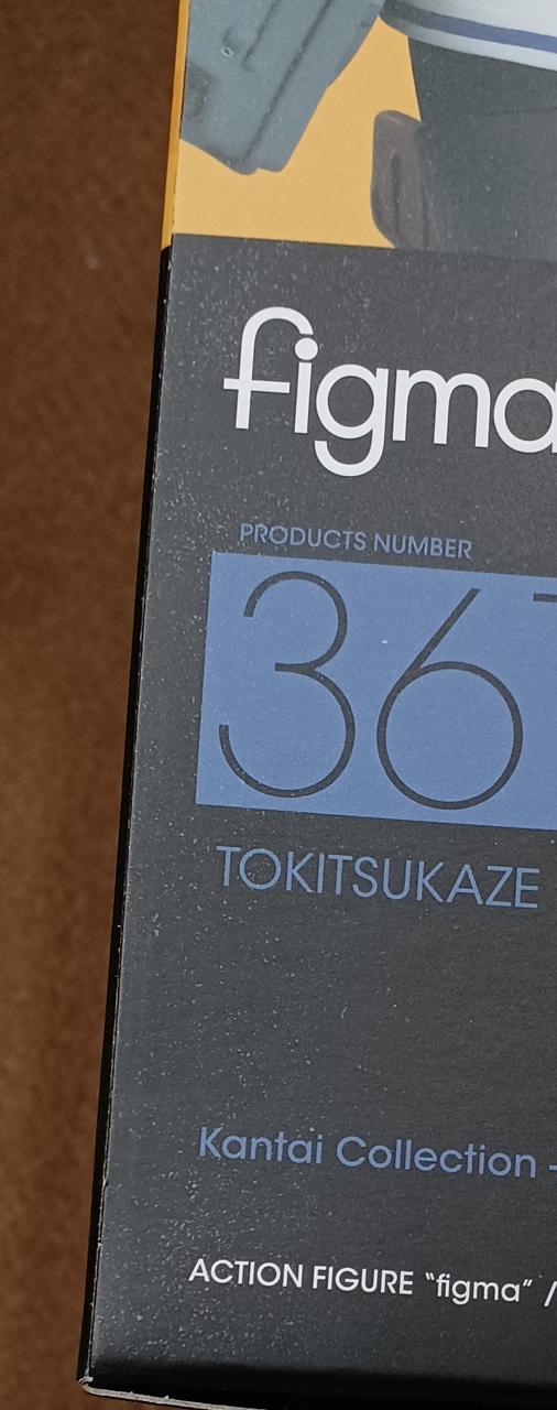 一部白い点々があります。