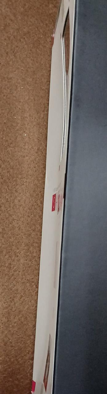 側面へこんでいます。