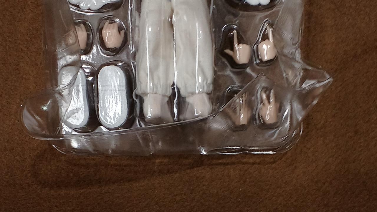ブリスタに傷みがあります。