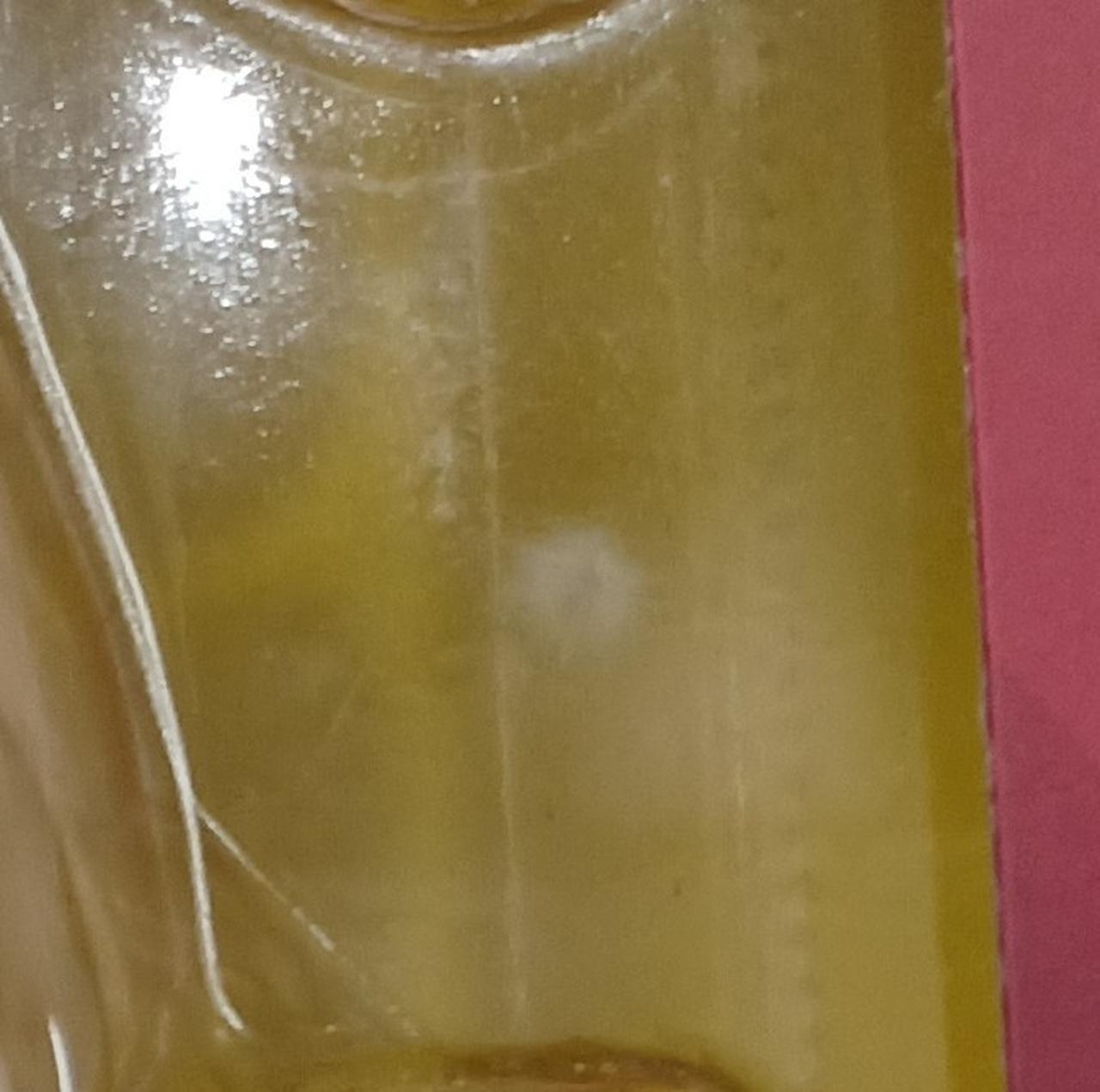箱の中に汚れがあります。
