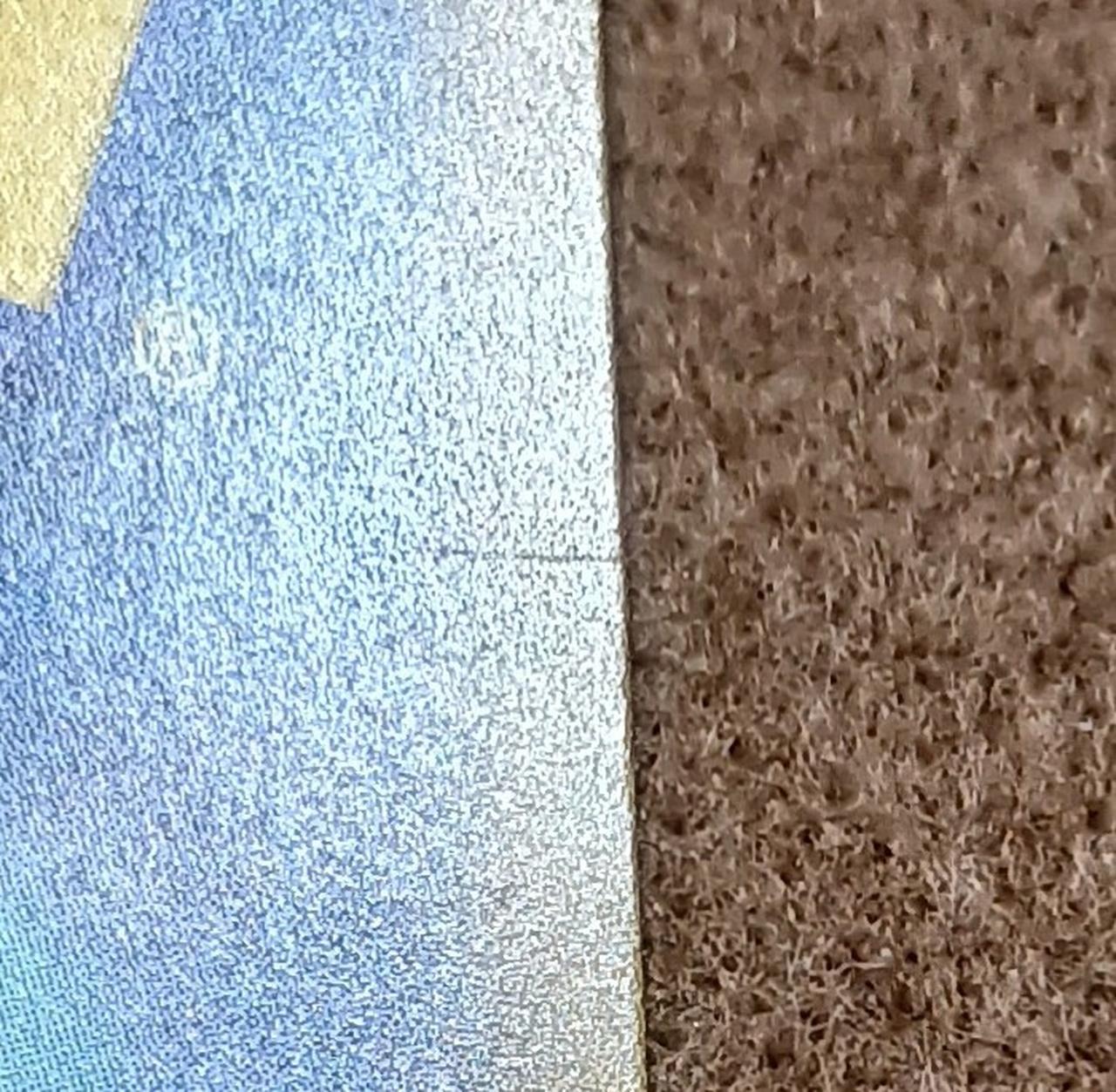 キズがあります。