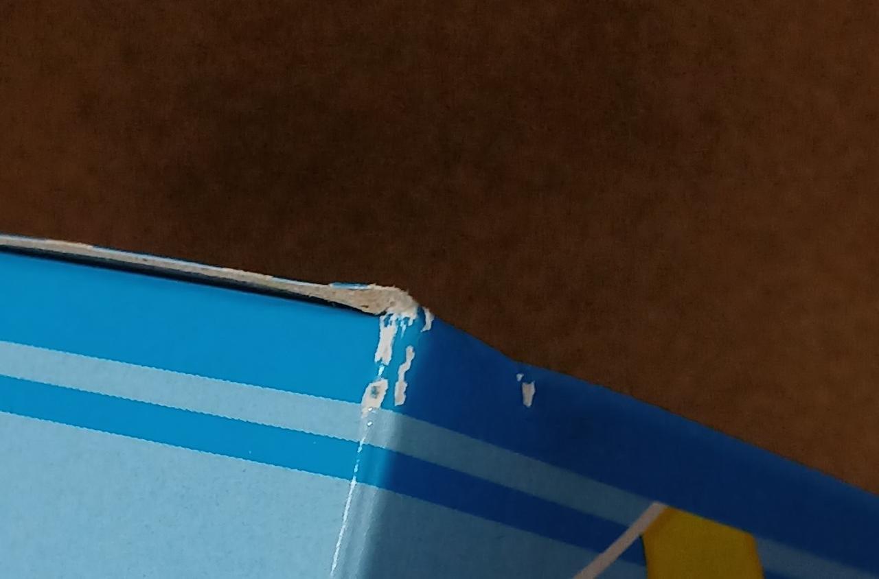長門の箱傷みがあります。