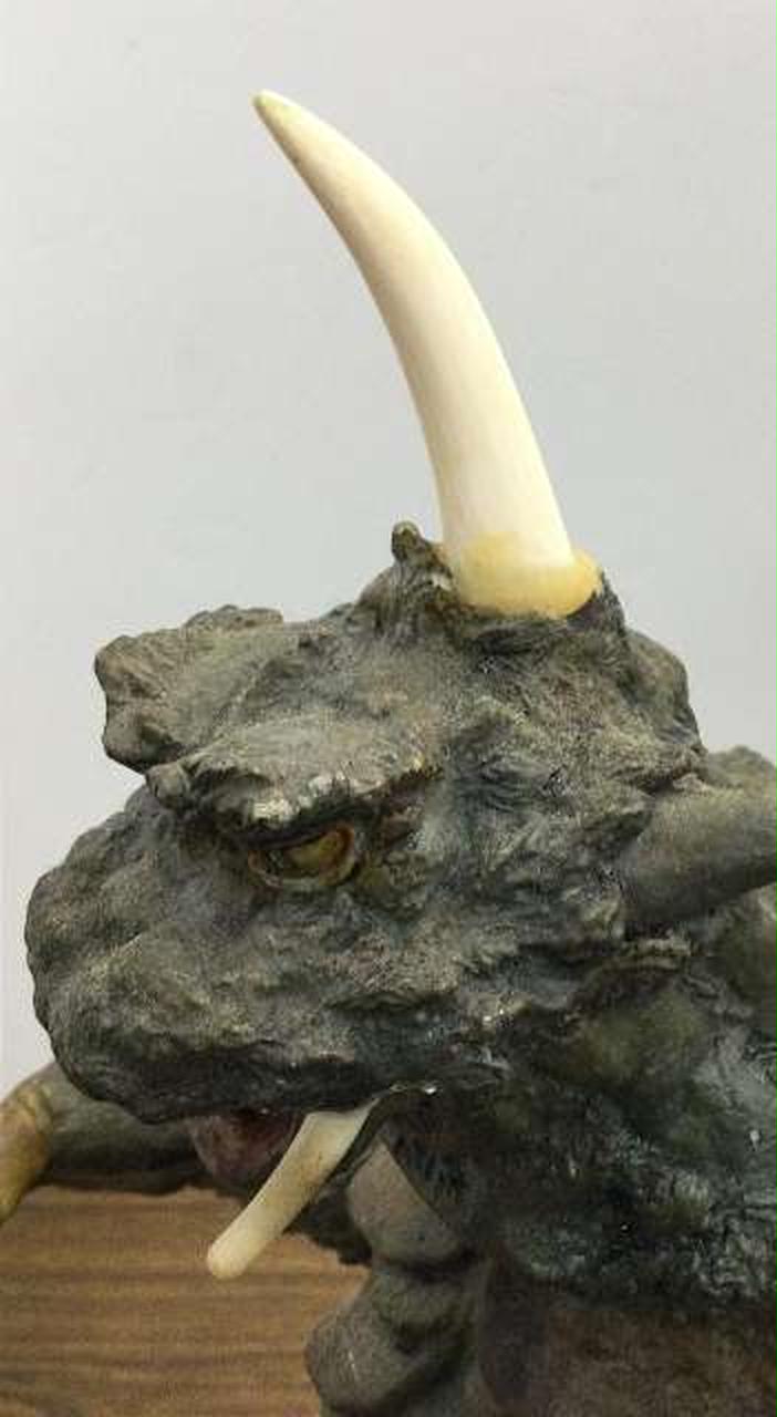 ツノとキバの材質が変更されている？