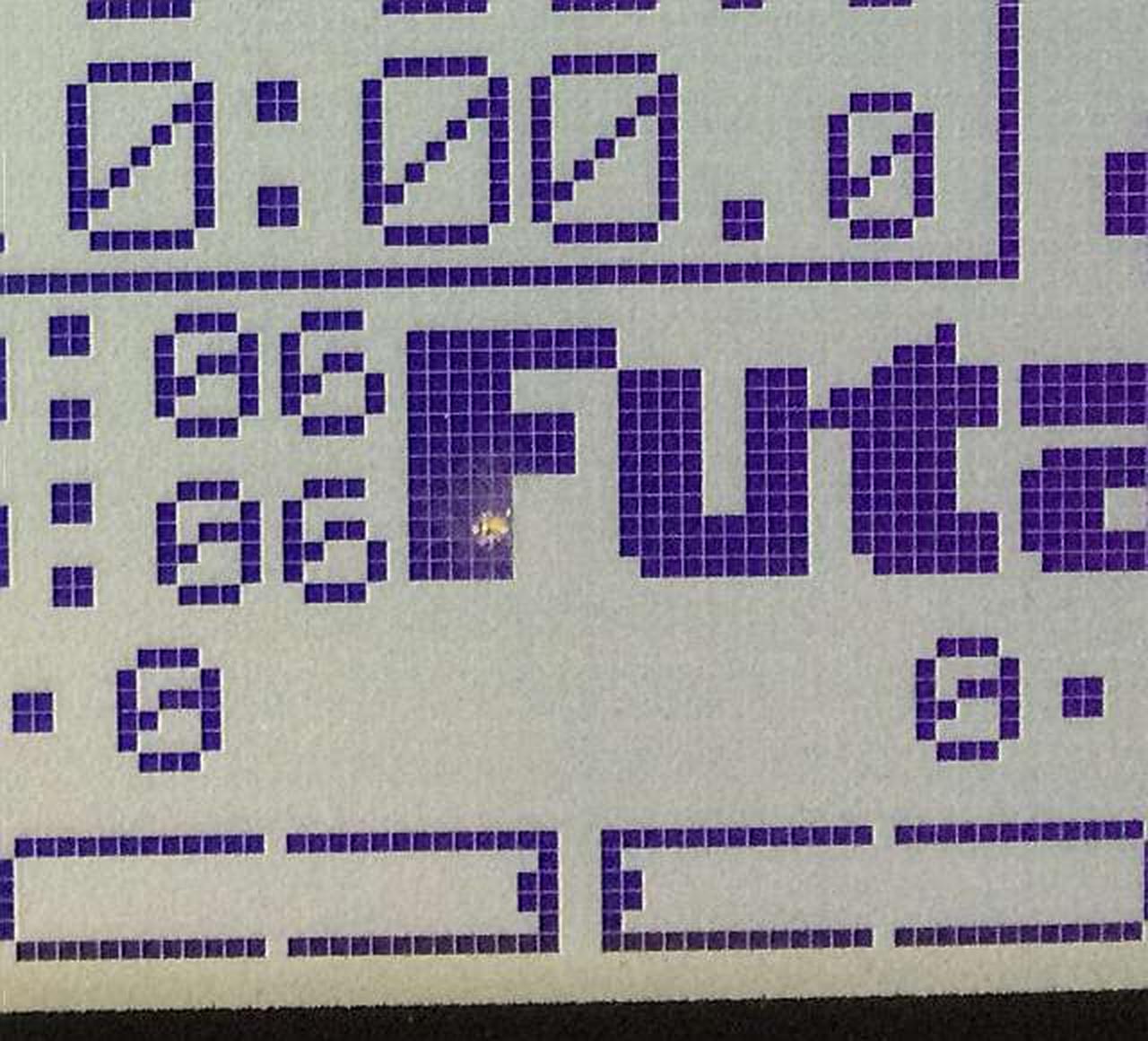 液晶内に汚れ？埃？