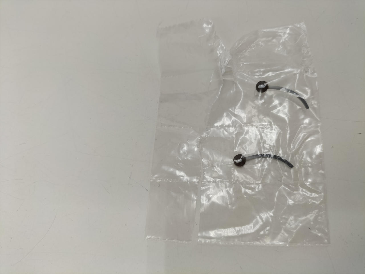 袋開封した跡あります。