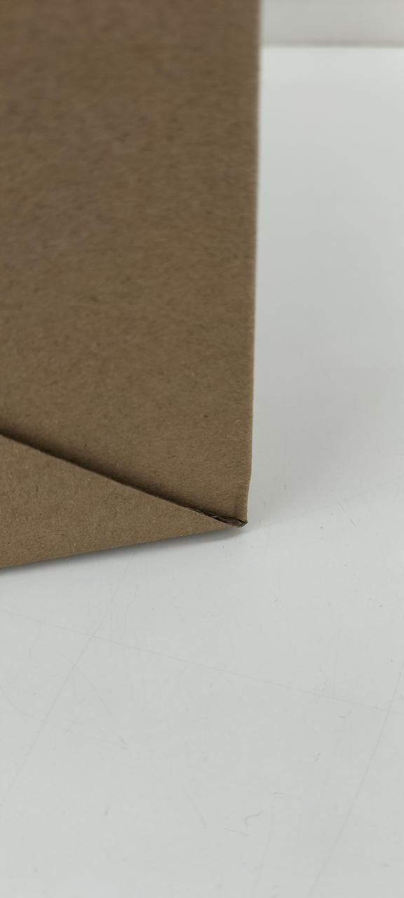 輸送箱角に凹みがあります