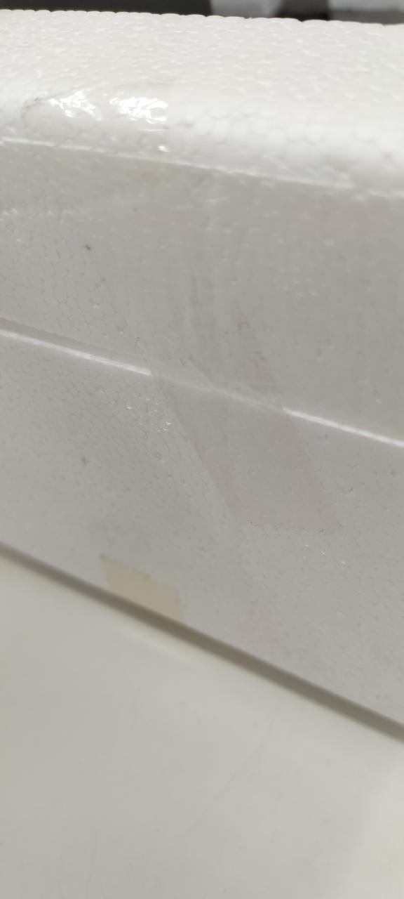 テープで止められています