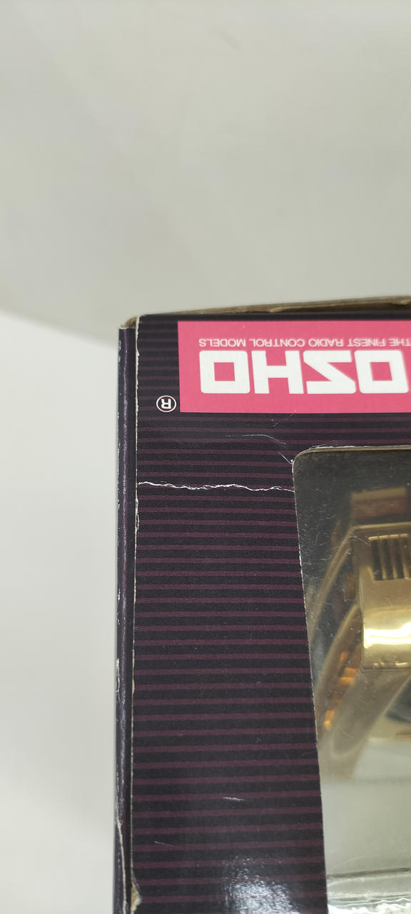 折れの跡があります