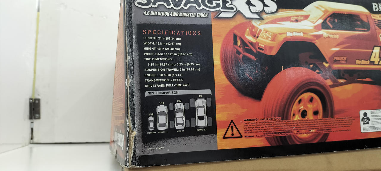 破れと擦れ傷あります。