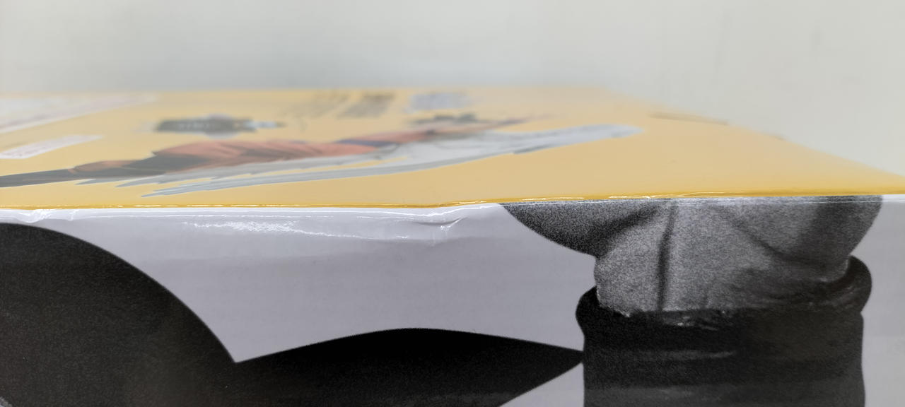 裏面が凹んでいます