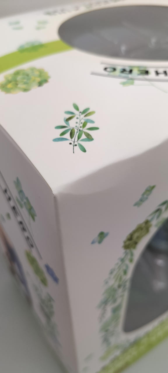 箱に凹みあり