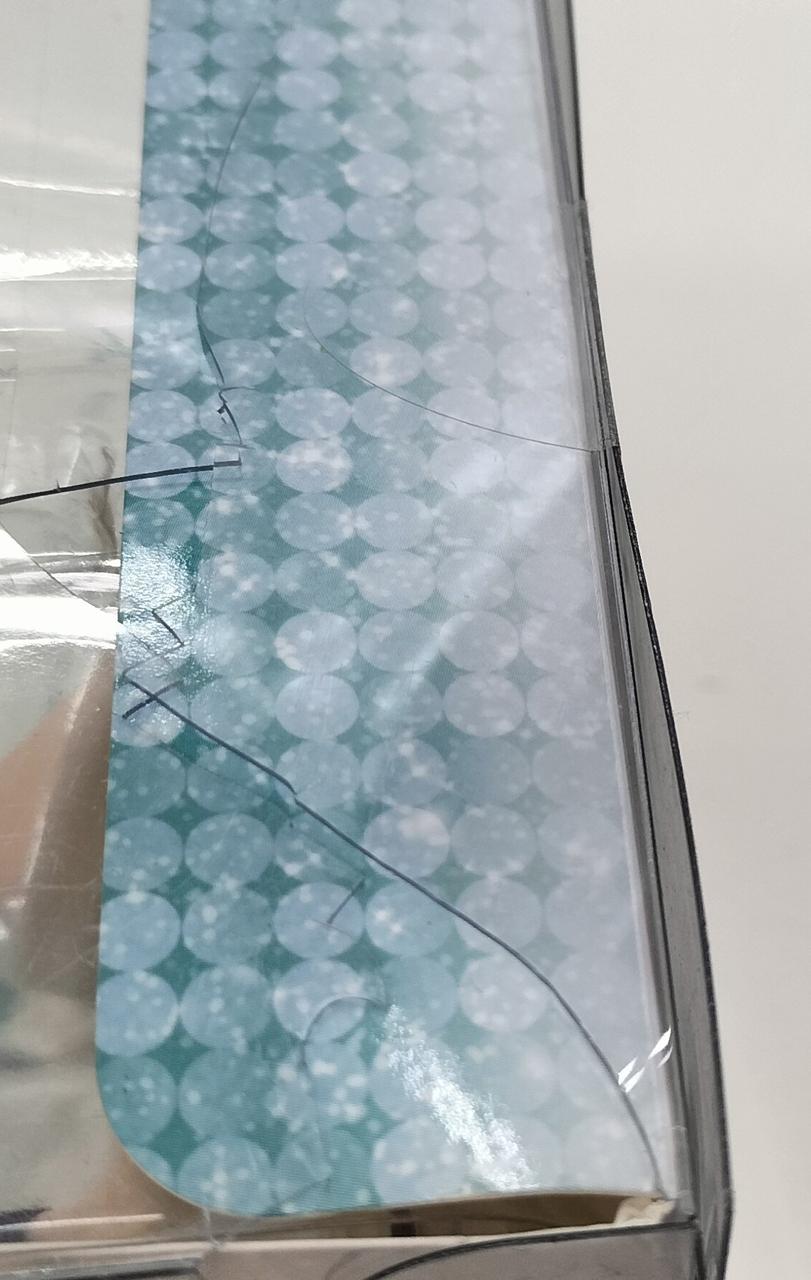 外箱のブリスター破損有り