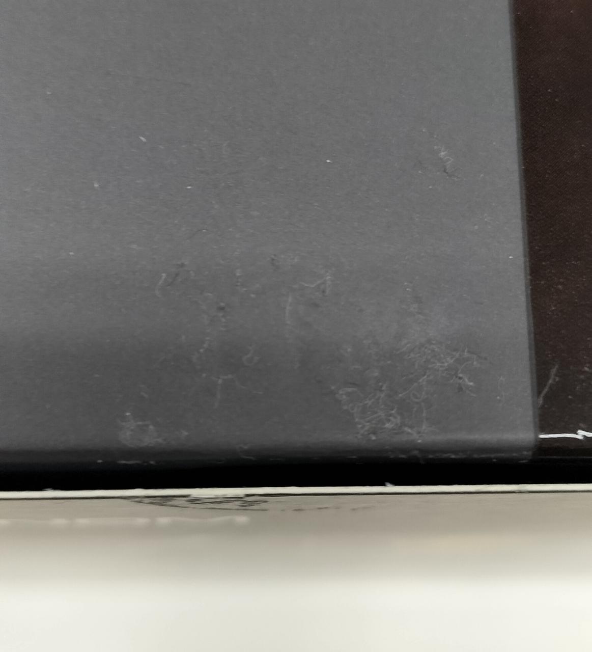 テープ剥がした跡有り