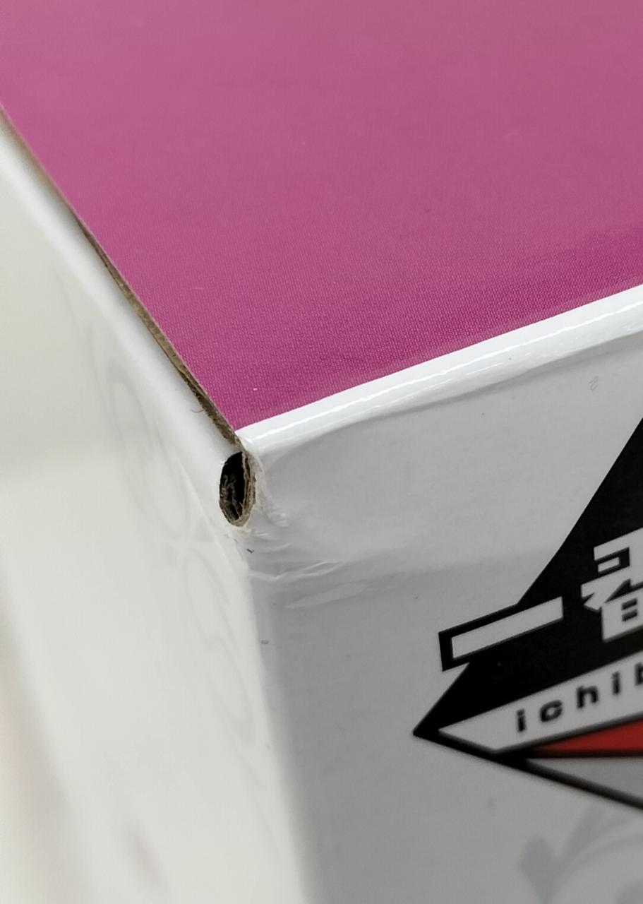 凹みと折れがあります