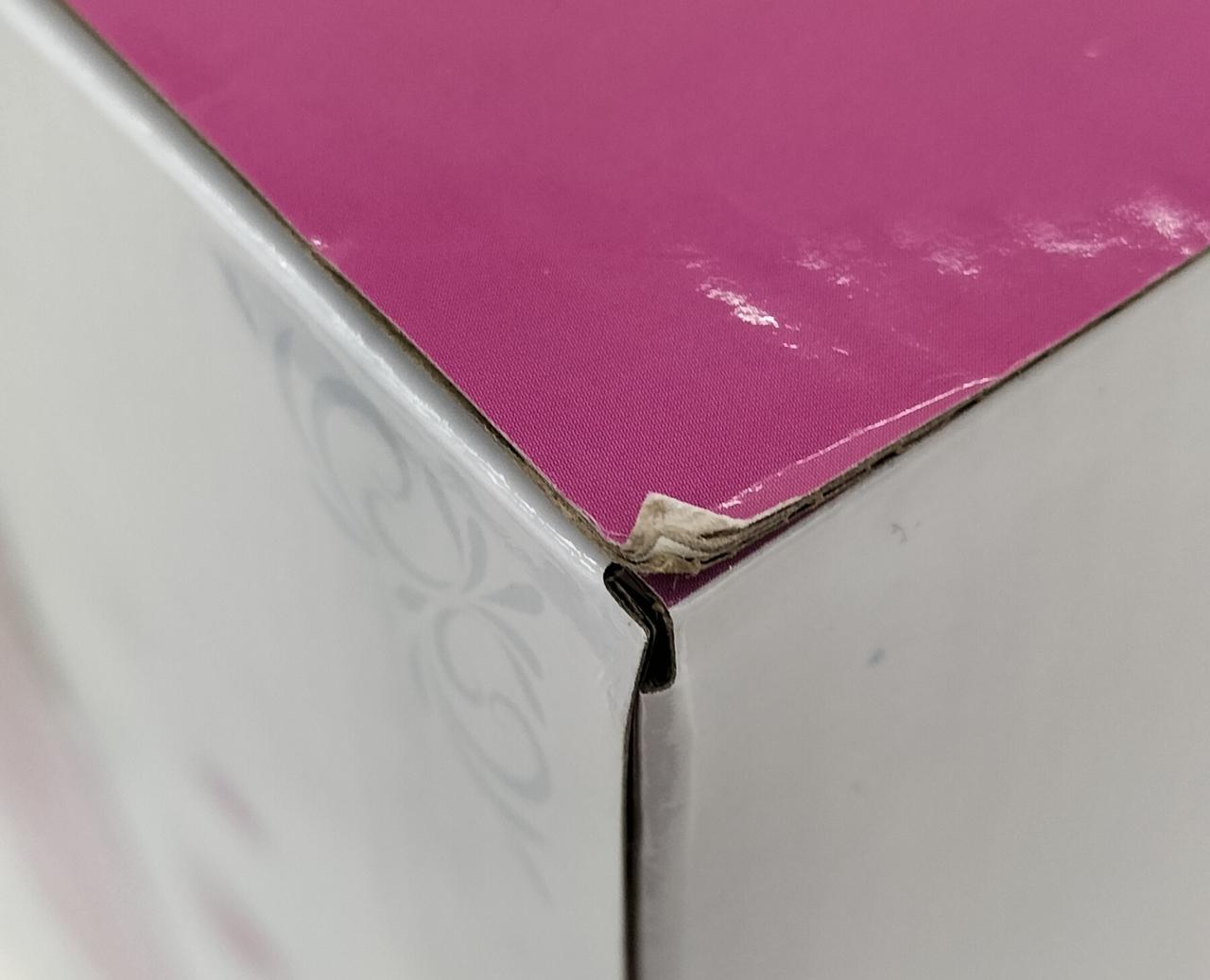 角がめくれています