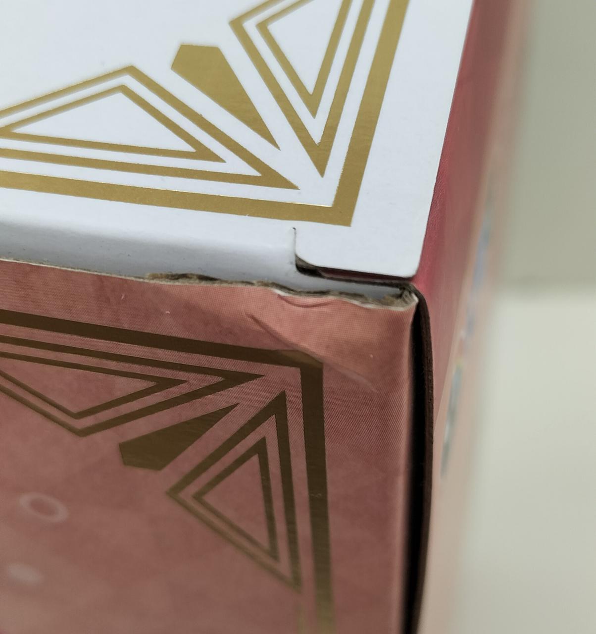 後側右上角に潰れがあります