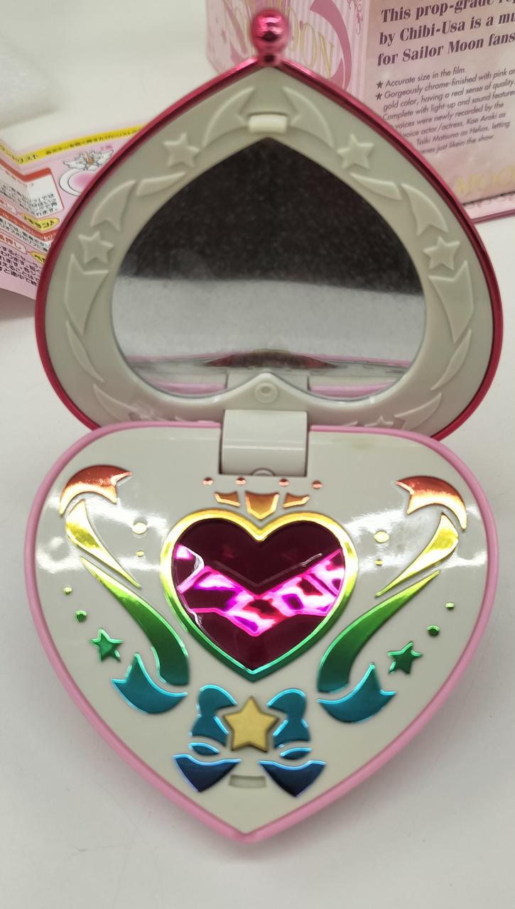 鏡部分にフィルターが付いてます。