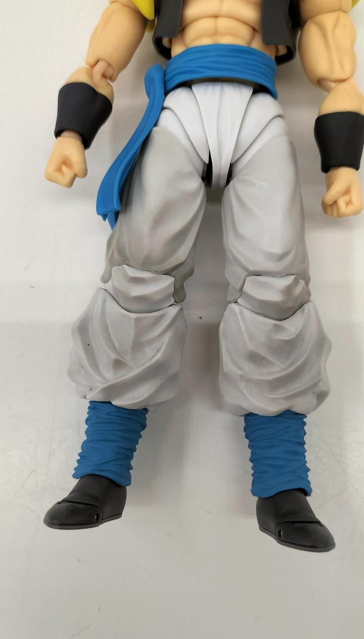 ズボンが黒く変色してます