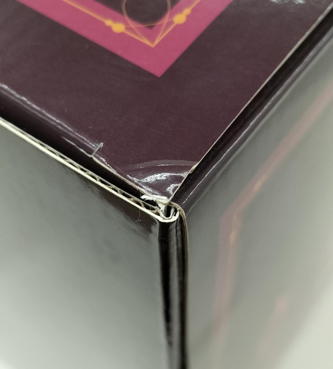 角に潰れあります