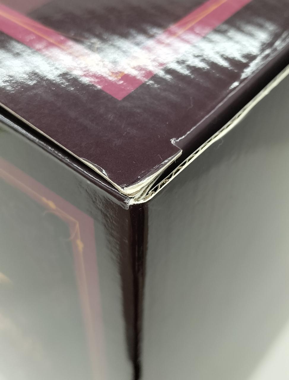 角にめくれあります