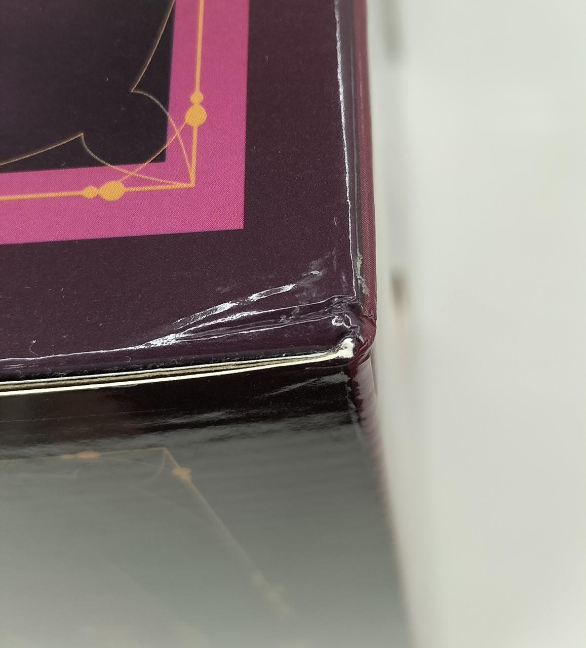 角に潰れあります