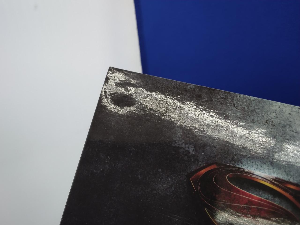 マジックテープはがれてます。