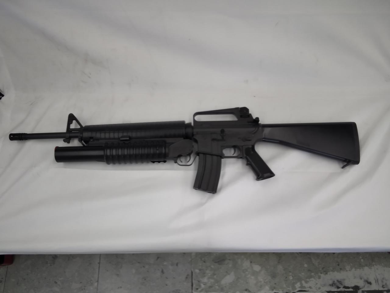 東京マルイ製　M16A2 M203風ショットガン付き 東京マルイ製 M16A2 M203風ショットガン付き