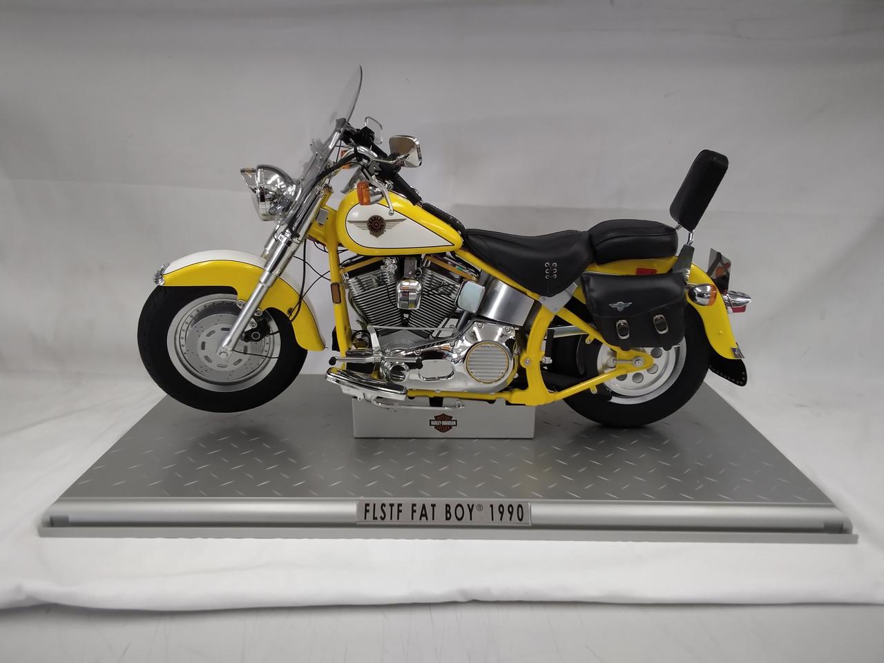 DEAGOSTINI|1/4ハーレーダビッドソン ファットボーイ1990 塗装済み