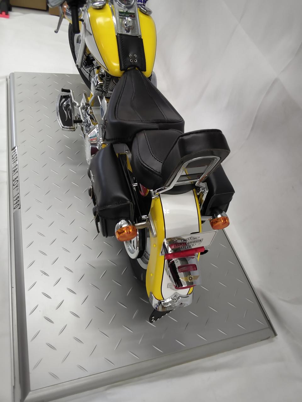 DEAGOSTINI|1/4ハーレーダビッドソン ファットボーイ1990 塗装済み