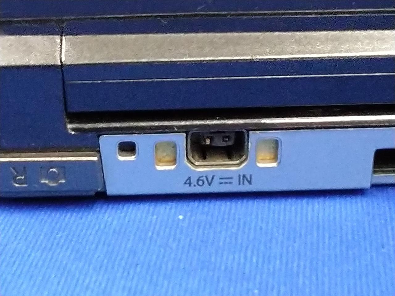 充電口内の端子がボロボロです。