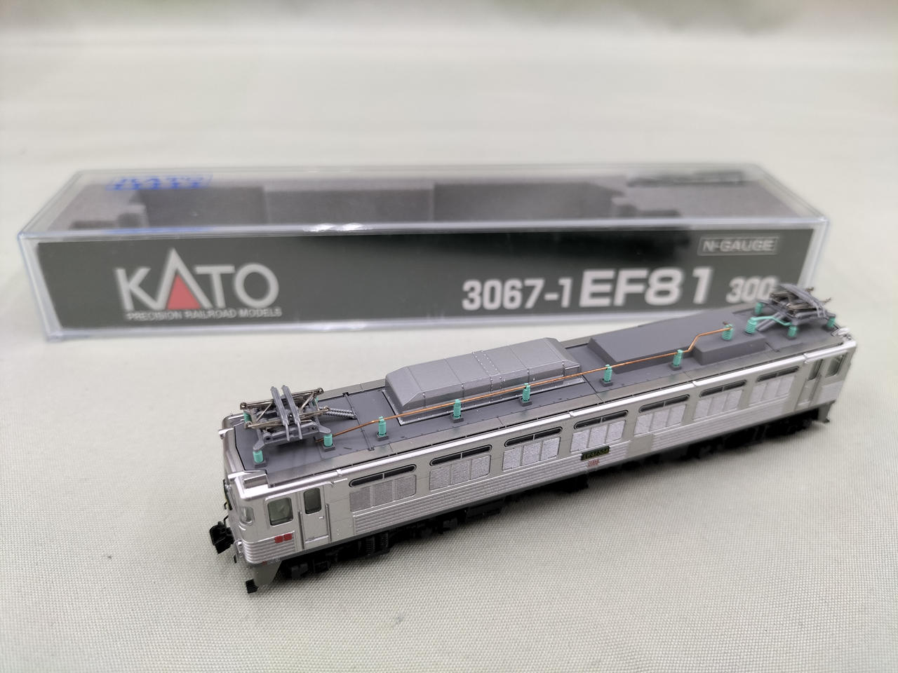 EF81 300