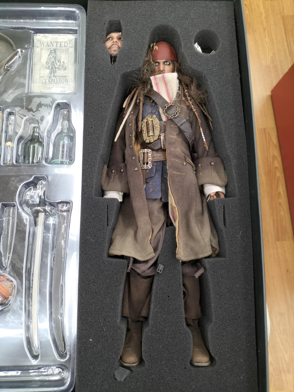 HotToys ジャック・スパロウ　フィギュア ホットトイズの『パイレーツ・オブ・カリビアン』ジャック