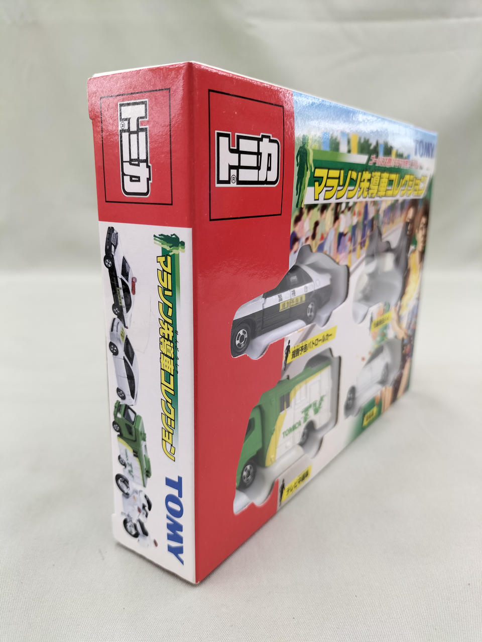 トミカドライバー　未使用　￼チャレンジラリー トミカとTEAM ZEROONEがコラボレーション、 raffineeカラーの